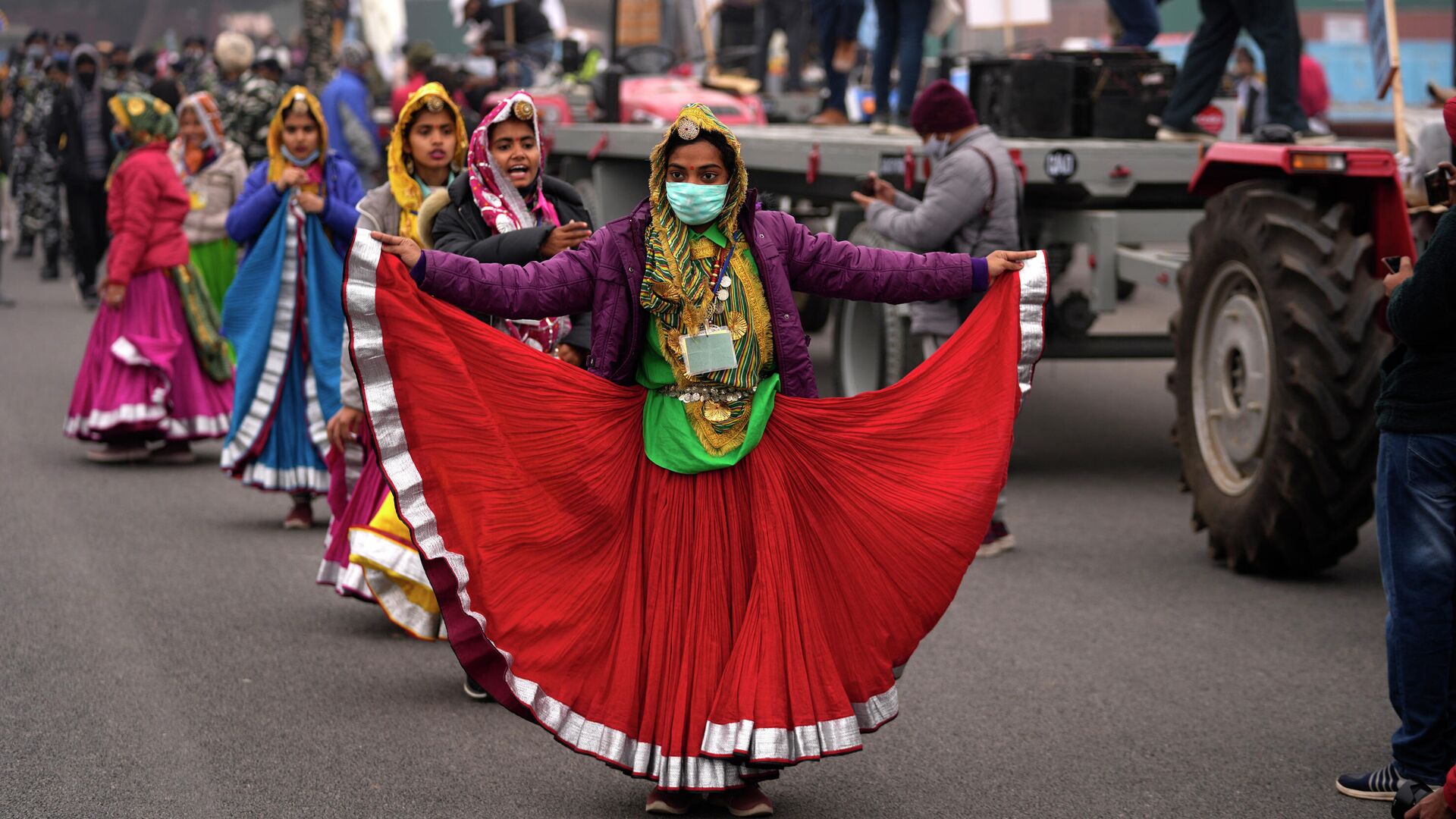 Артисты выступают в национальных костюмах на репетиции парада в честь Дня Республики в Нью-Дели, Индия  - РИА Новости, 1920, 10.11.2022