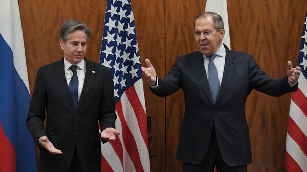 Министр иностранных дел РФ Сергей Лавров и государственный секретарь США Энтони Блинкен во время встречи в Женеве