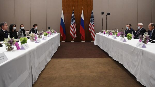 Министр иностранных дел РФ Сергей Лавров и государственный секретарь США Энтони Блинкен во время встречи в Женеве