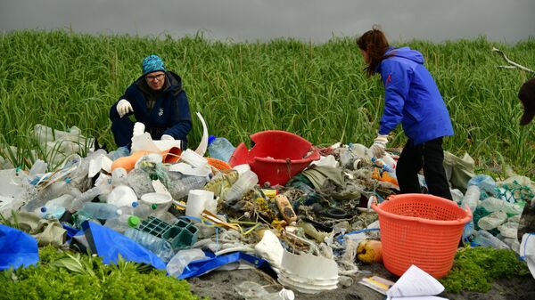 Экспедиция по сбору и классификации мусора на побережье Южно-Камчатского федерального заказника