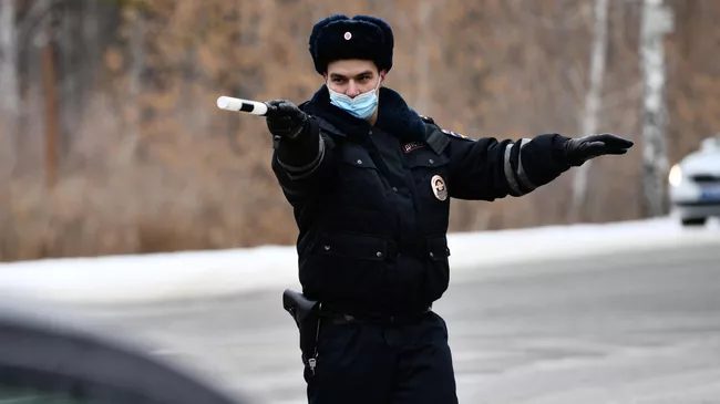 Сотрудник ГИБДД