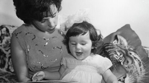 Зачем читать ребенку вслух? Отвечает педагог и писатель Марина Аромштам