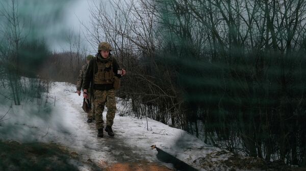 Украинские военные на линии соприкосновения в Луганской области