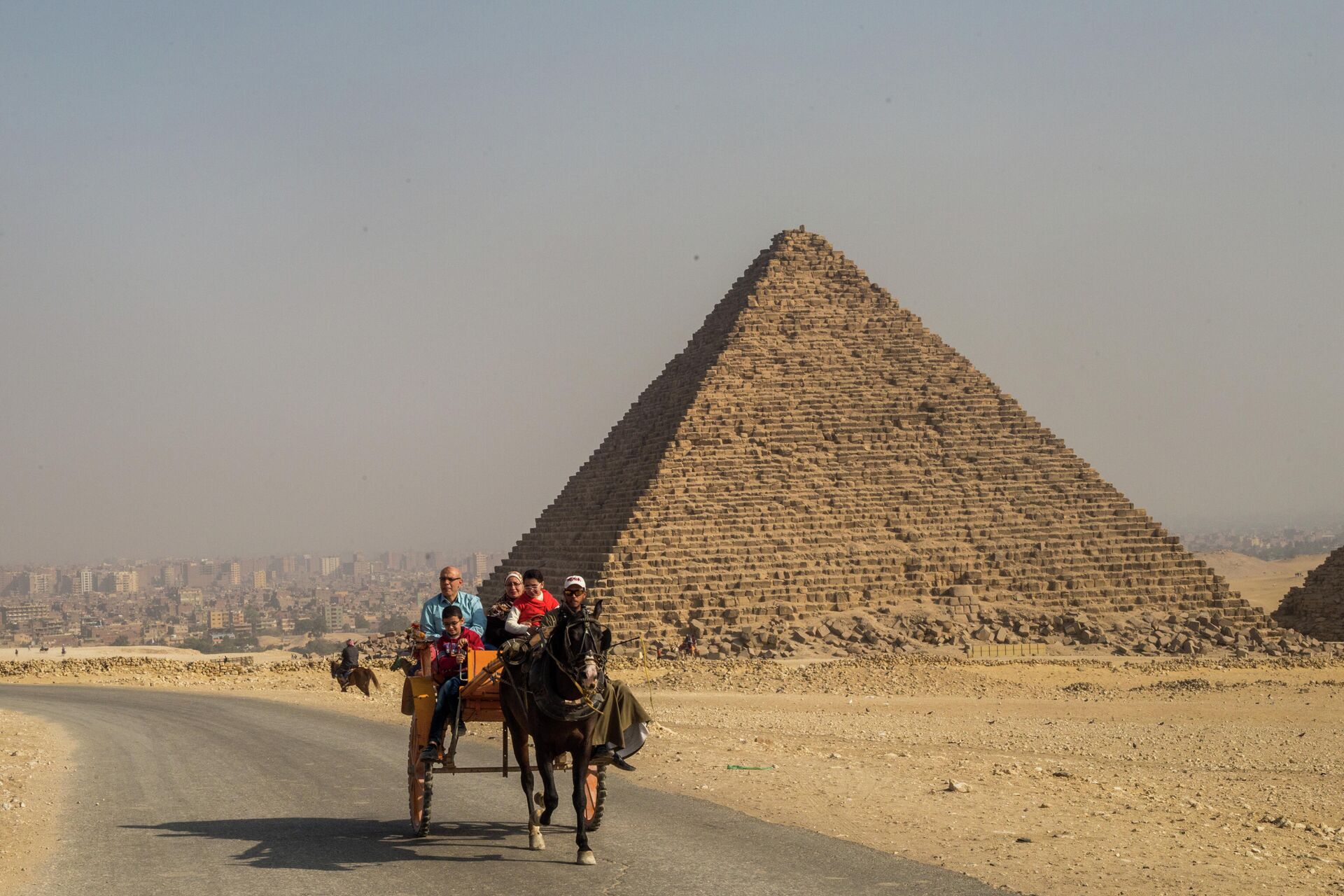 Пирамида Микерина в Эль-Гизе, пригороде Каира - РИА Новости, 1920, 25.01.2022