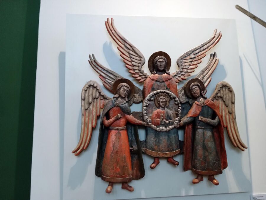 Деревянная скульптура коми-пермяцких мастеров. Пермская художественная галерея 
