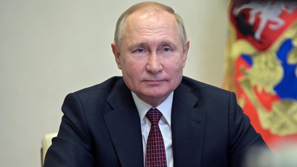Президент РФ Владимир Путин проводит в режиме видеоконференции встречу со студентами ведущих отечественных вузов