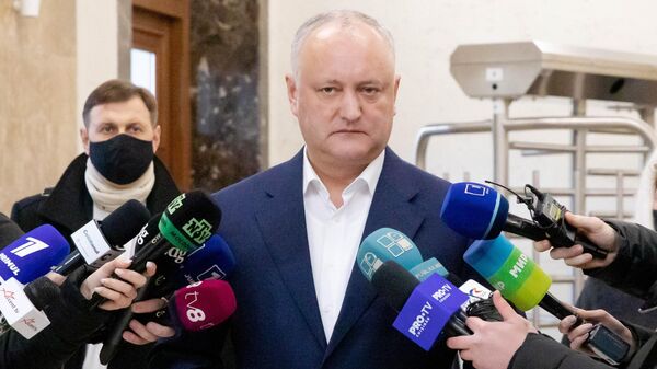 Бывший президент Молдавии Игорь Додон отвечает на вопросы журналистов
