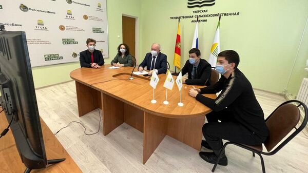 Губернатор Игорь Руденя во время встречи с со студенческим активом областных высших учебных заведений