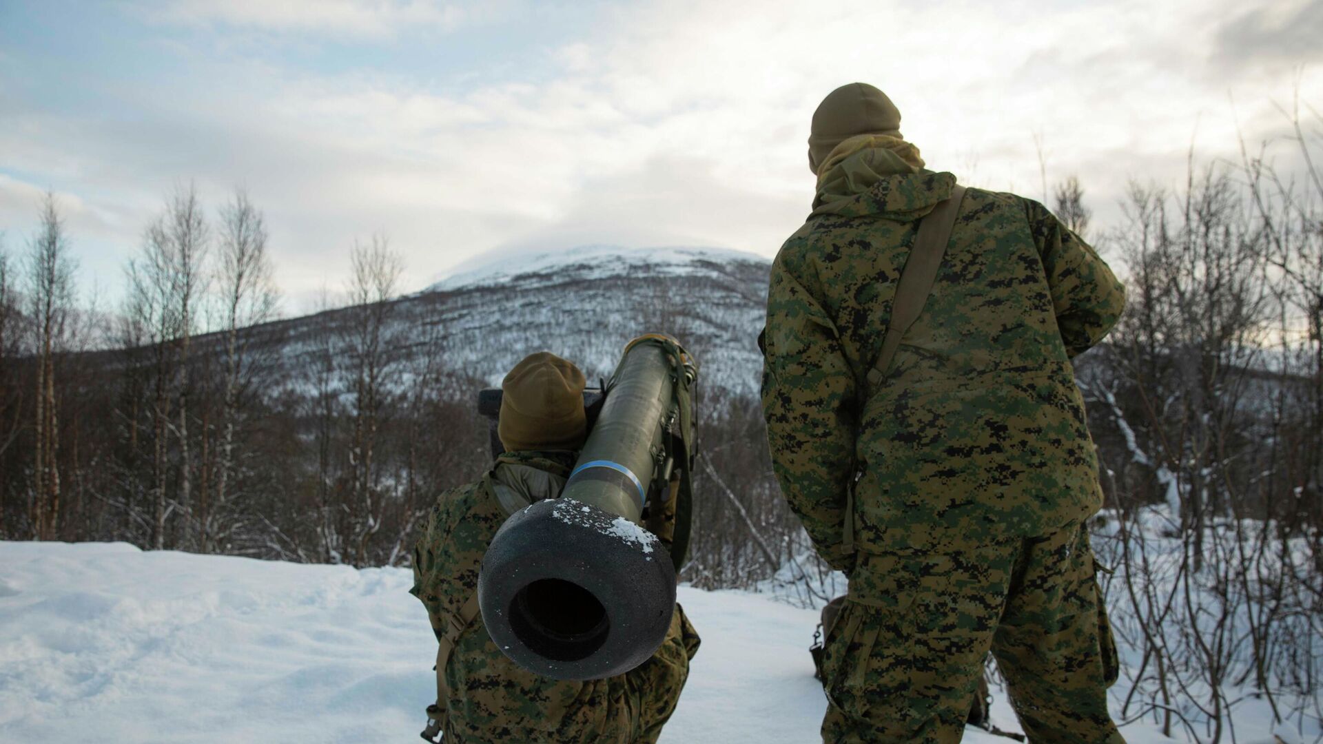 Американские военные производят выстрел ПТРК Javelin во время учений - РИА Новости, 1920, 10.03.2022