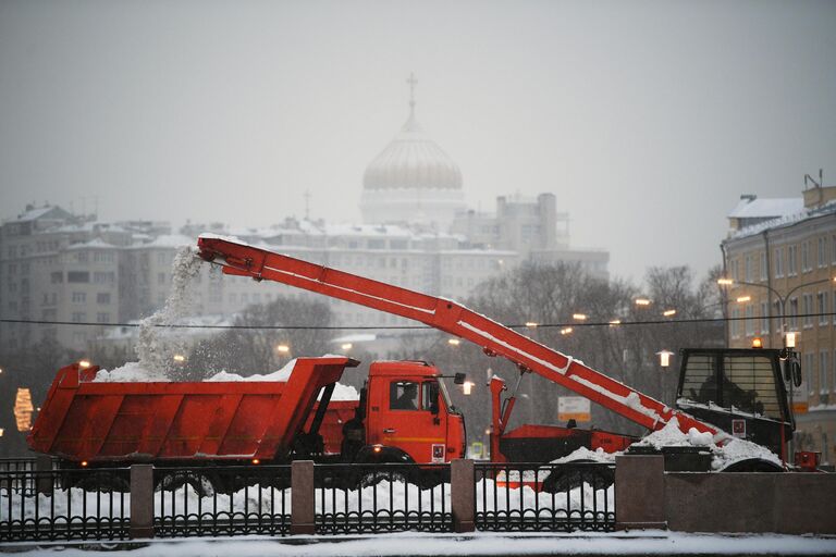 Последствия снегопада в Москве