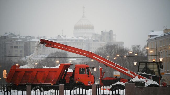 Последствия снегопада в Москве