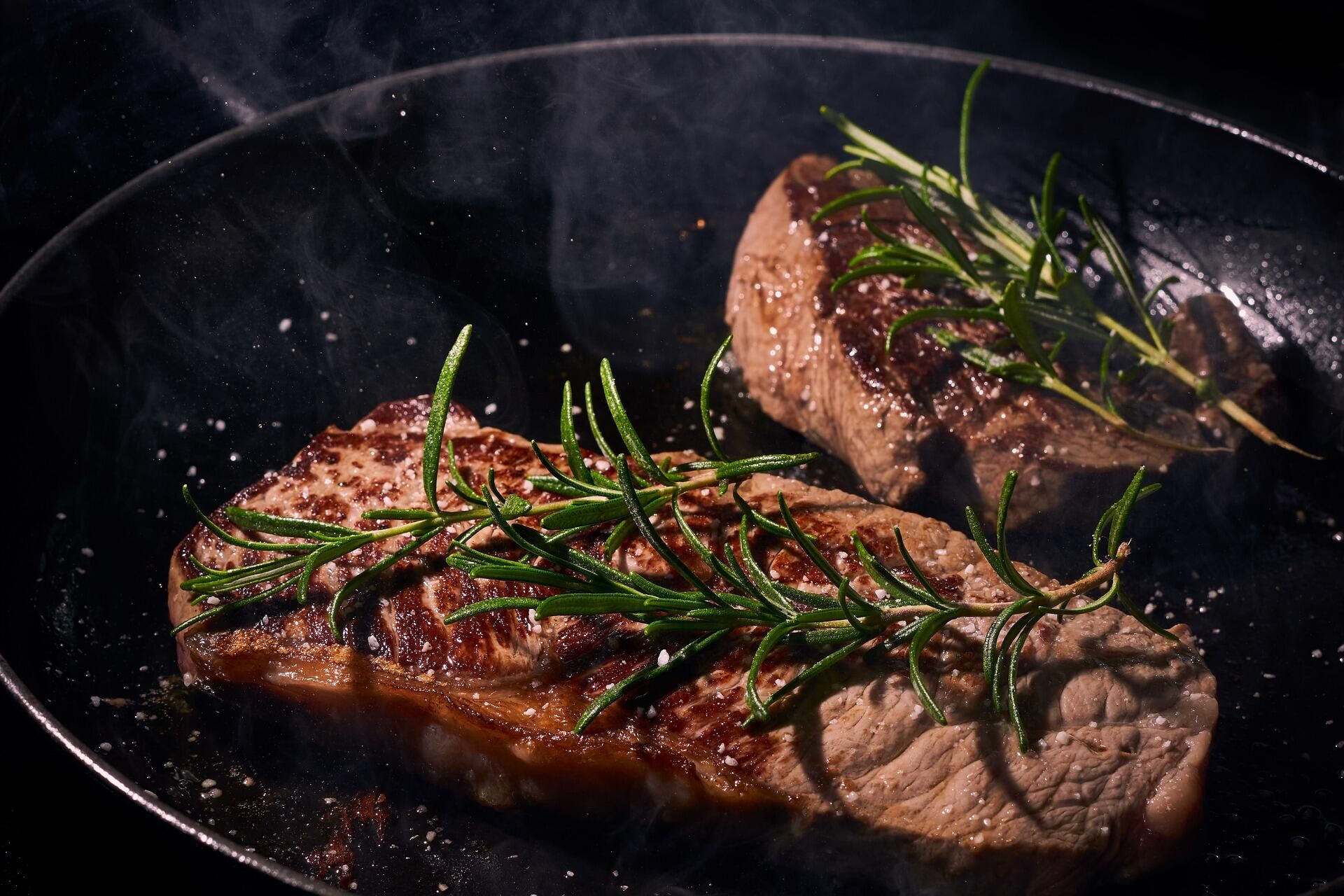 Как приготовить вкусную и мягкую говядину на сковороде — рецепты