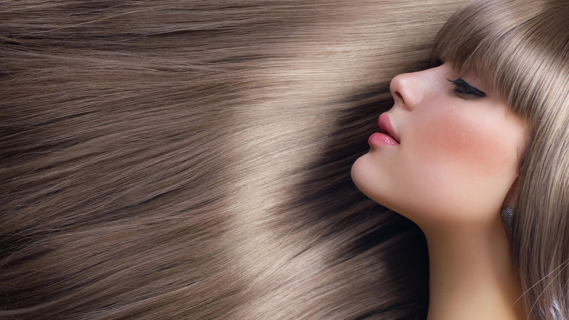 10 самых эффективных масок для волос из обычных продуктов