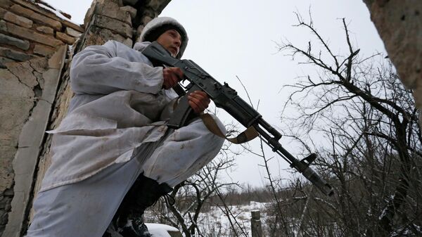 Боец ЛНР на линии соприкосновения в Луганской области