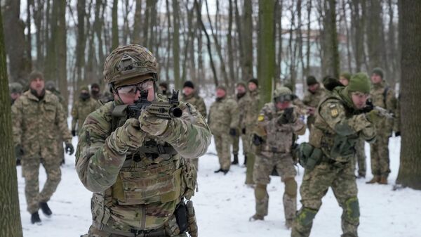 Тренировка военнослужащих в Киеве