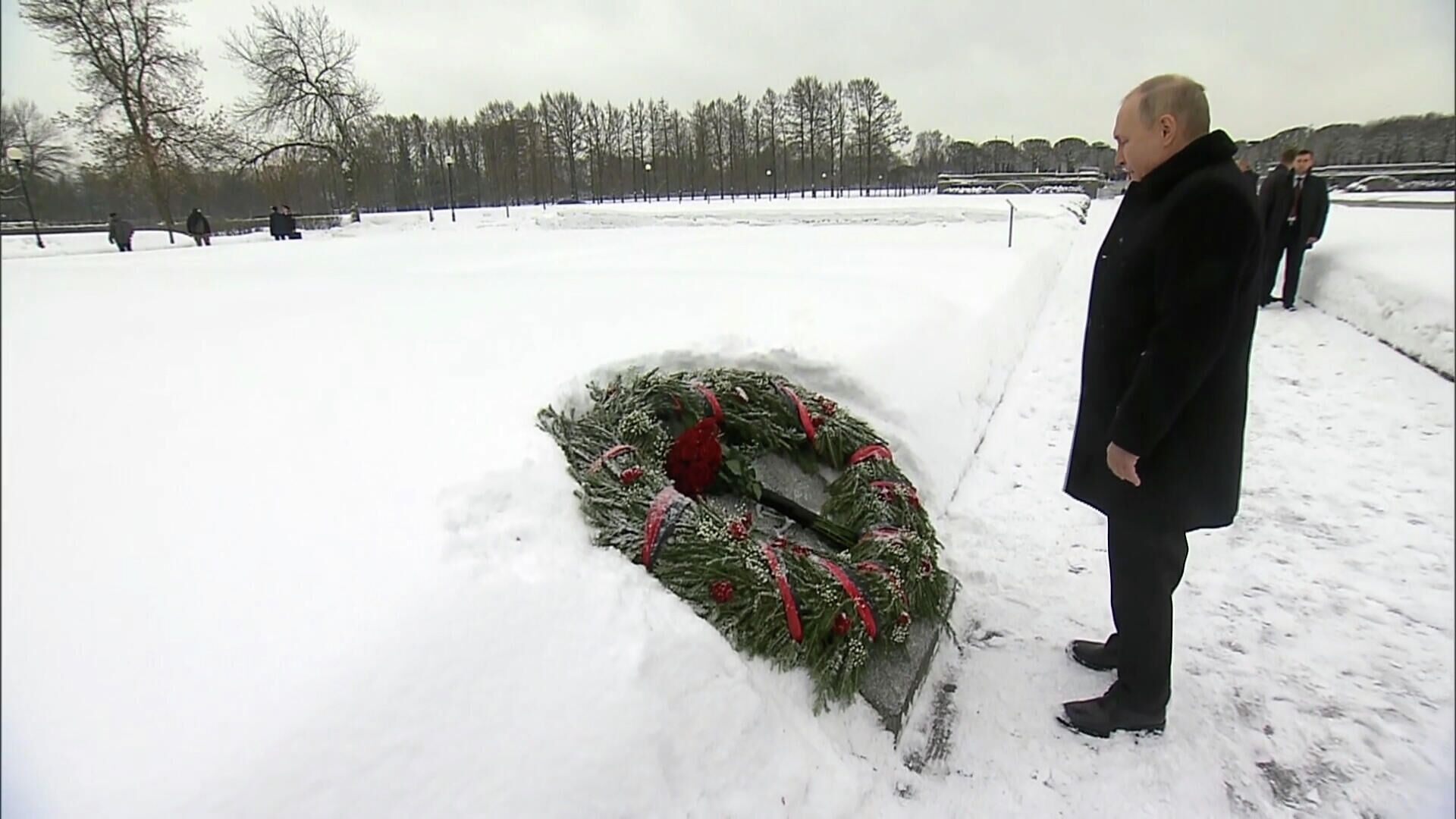 Путин почтил память жертв блокады Ленинграда - РИА Новости, 1920, 27.01.2022