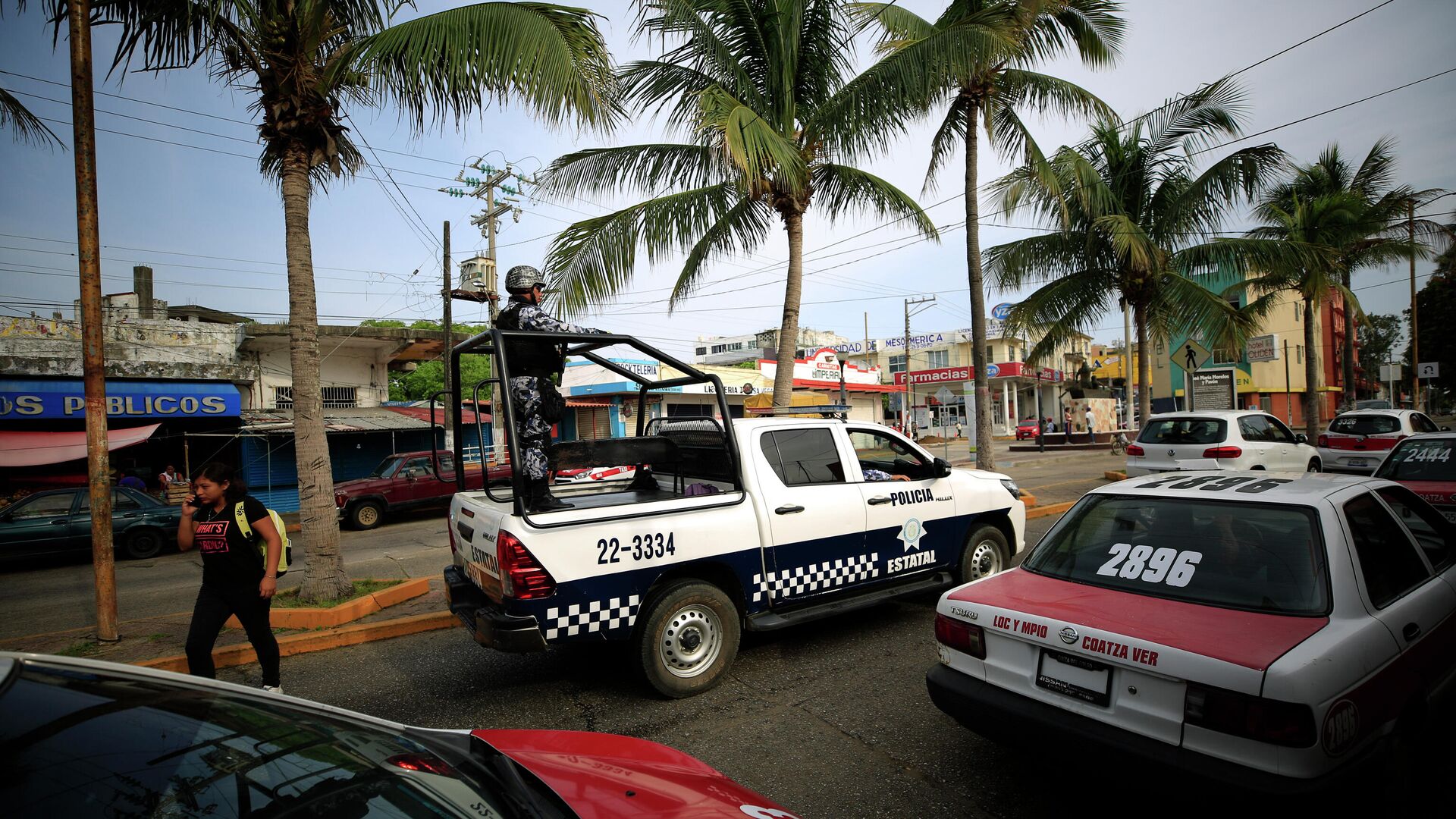 Полицейский грузовик патрулирует улицы штата Веракрус, Мексика - РИА Новости, 1920, 05.01.2023