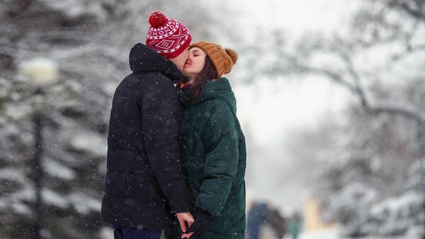 Влюбленные в Москве зимой