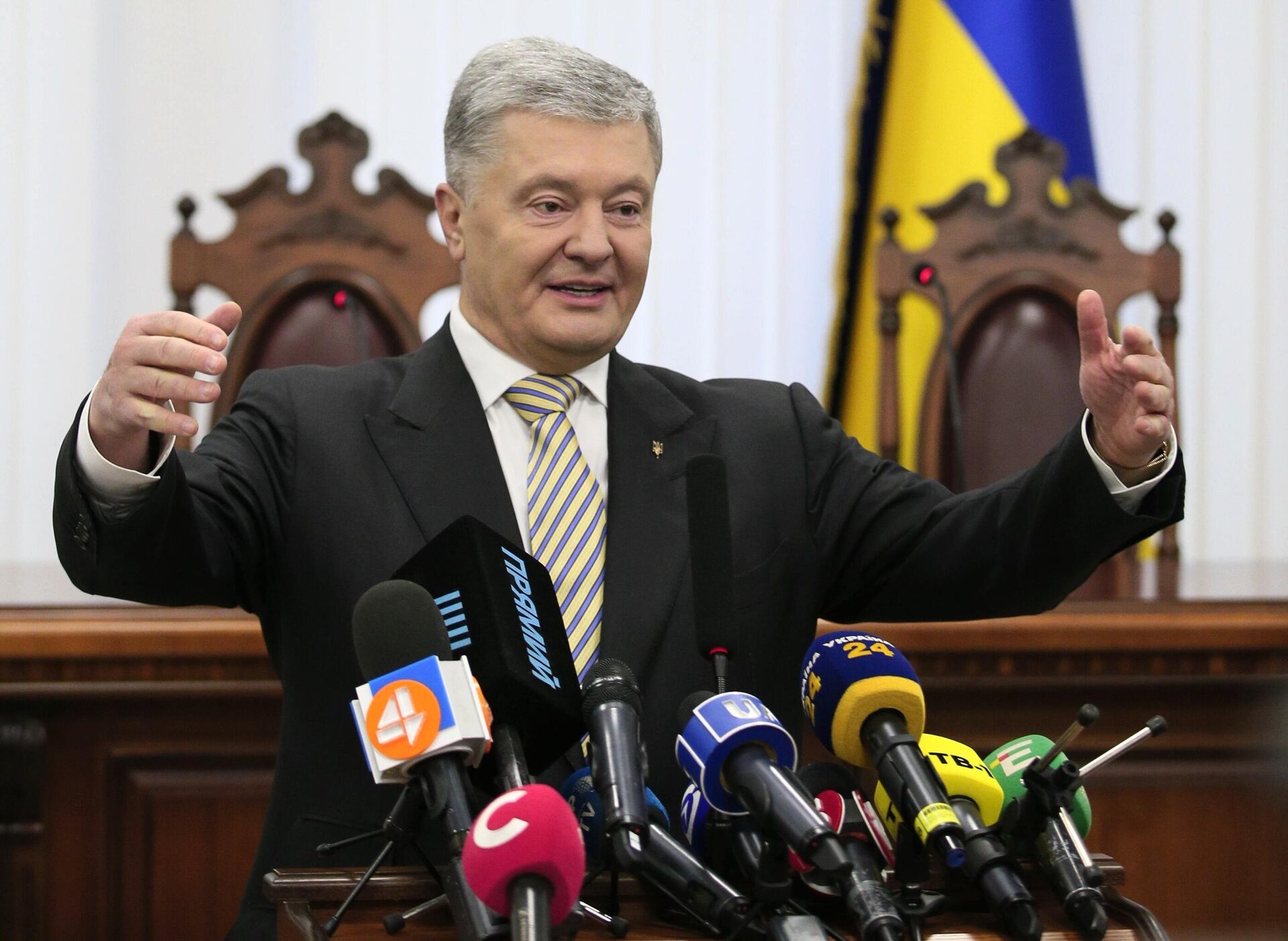 Бывший президент Украины Петр Порошенко в здании Киевского апелляционного суда Бывший президент Украины Петр Порошенко в здании Киевского апелляционного суда - РИА Новости, 1920, 21.02.2025