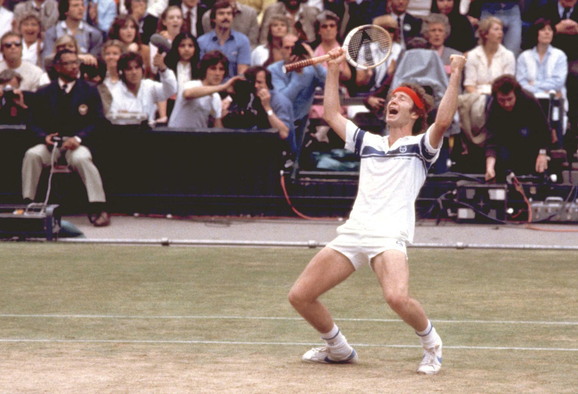Американский теннисист Джон Макинрой на Уимблдонском турнире в 1981 году. - РИА Новости, 1920, 28.01.2022