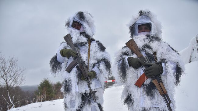 Украинские военнослужащие во время учений