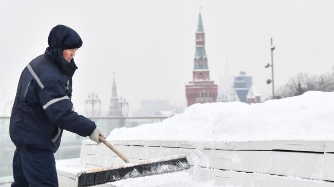 Уборка снега в Москве