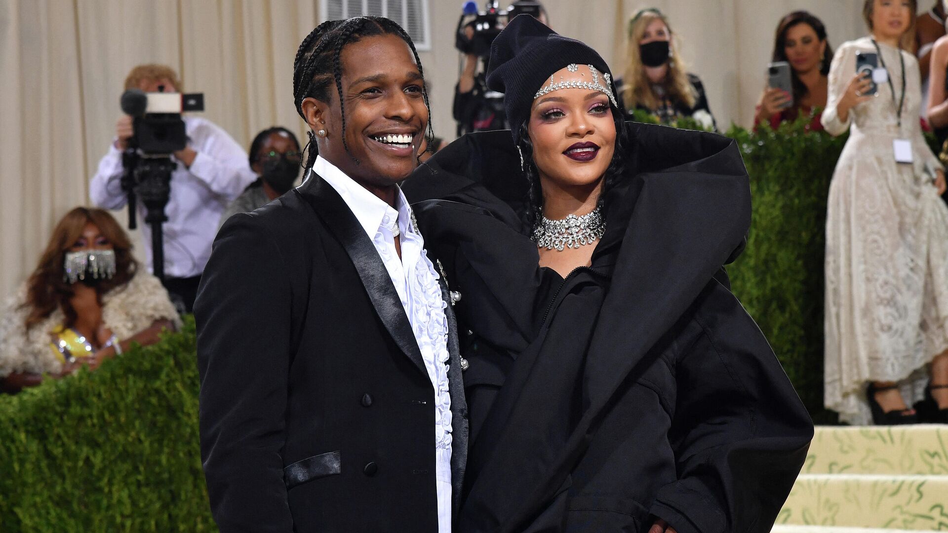 Рианна и A$AP Rocky на балу Института костюма Met Gala в Нью-Йорке - РИА Новости, 1920, 31.01.2022