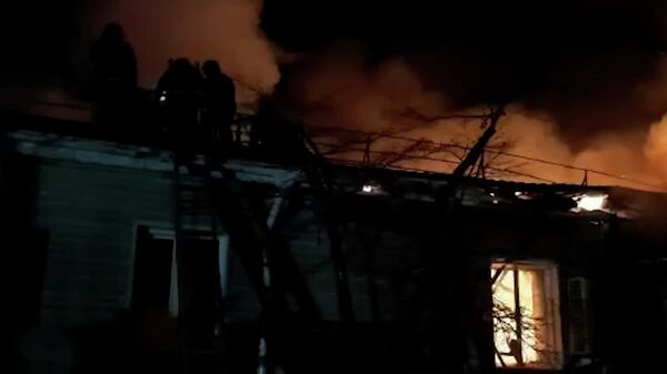 Пожар в школе во Владивостоке. Кадры МЧС РФ