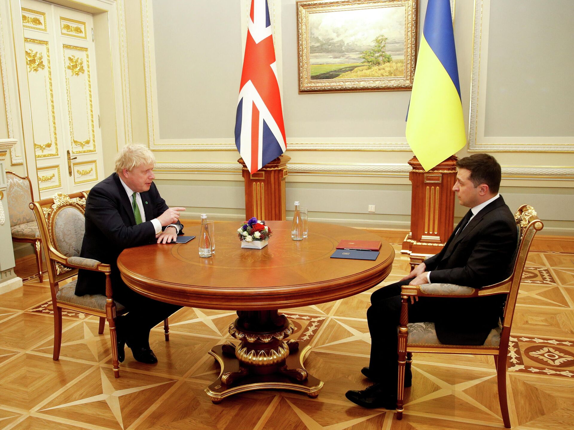 В Киеве Зеленский начал переговоры с британским премьером Джонсоном - РИА  Новости, 01.02.2022