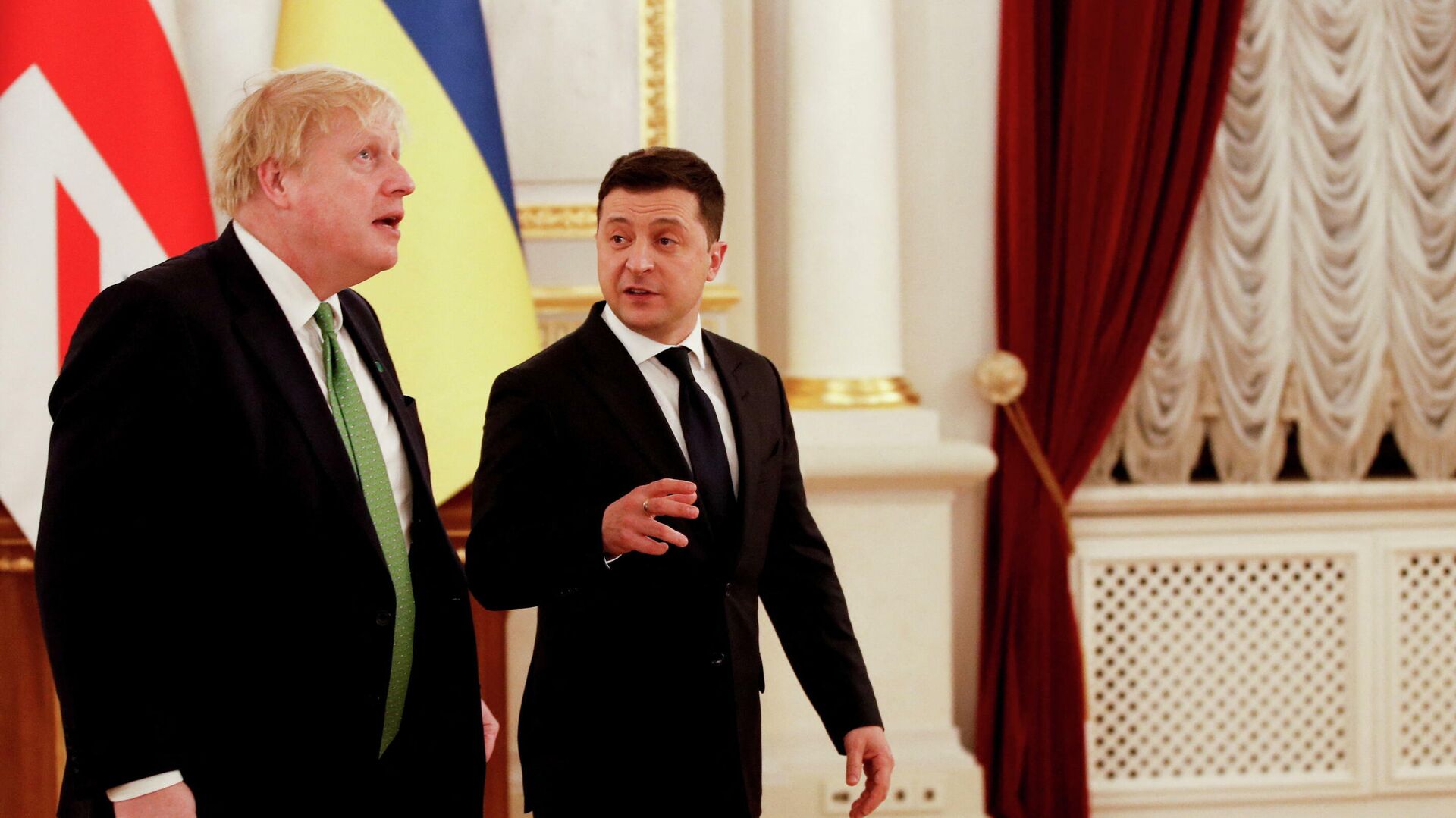 Премьер-министр Великобритании Борис Джонсон и президент Украины Владимир Зеленский во время встречи в Киеве - РИА Новости, 1920, 02.02.2022