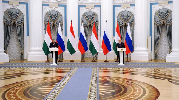  Президент России Владимир Путин и премьер-министр Венгрии Виктор Орбан во время совместной пресс-конференции по итогам встречи