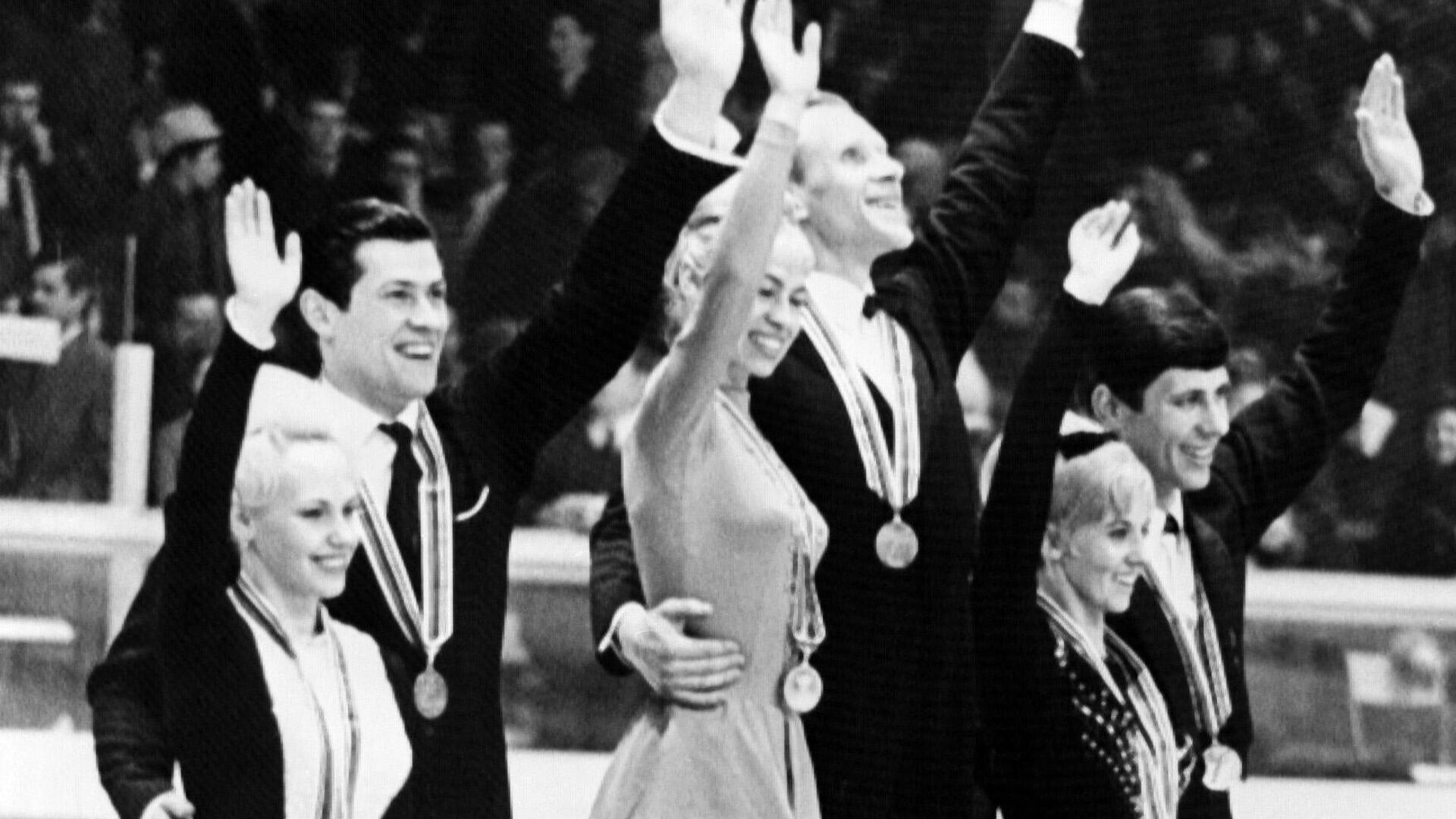 Церемония награждения фигуристов на Олимпийских играх 1964 года - РИА Новости, 1920, 03.02.2022