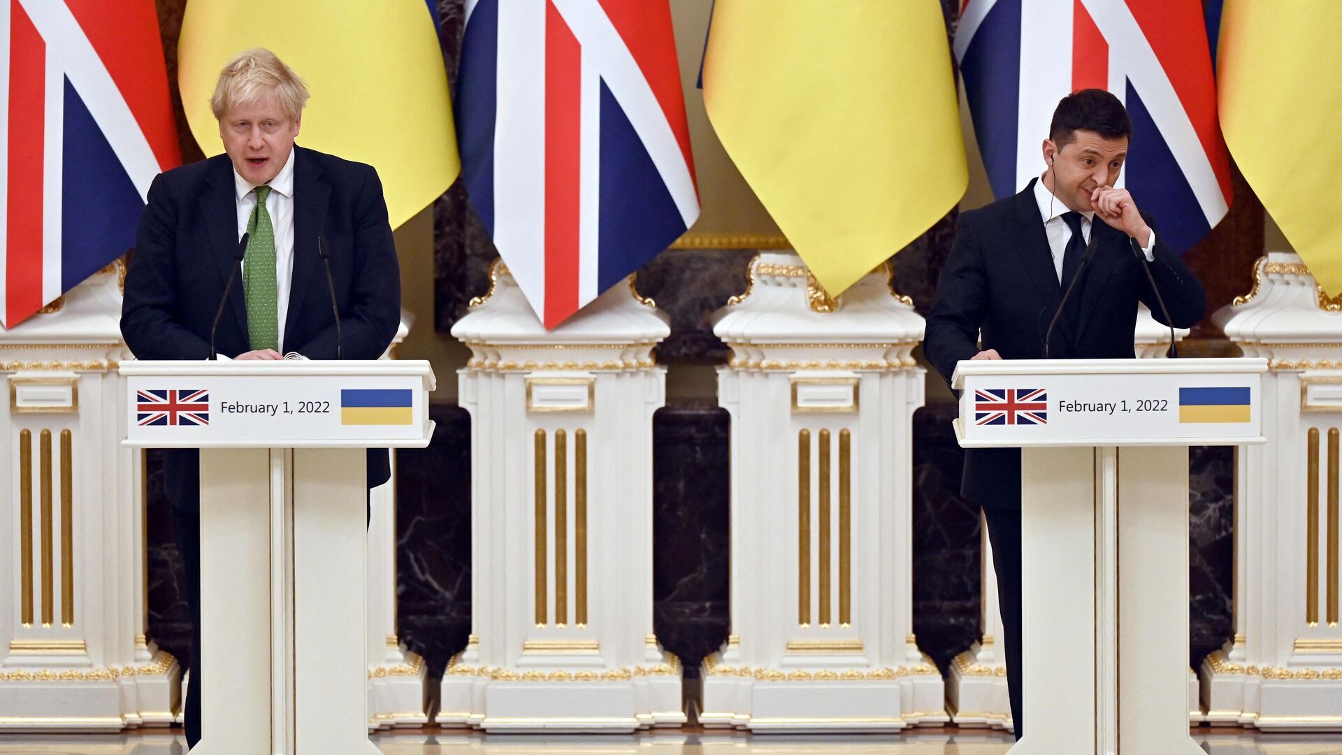 Премьер-министр Великобритании Борис Джонсон и президент Украины Владимир Зеленский во время пресс-конференции в Киеве - РИА Новости, 1920, 02.02.2022