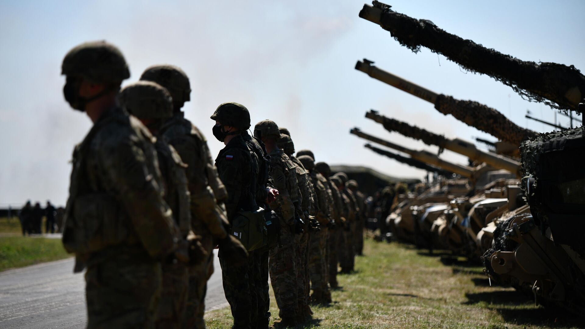Военнослужащие США и Польши перед началом совместных учений войск НАТО в Польше - РИА Новости, 1920, 29.05.2022