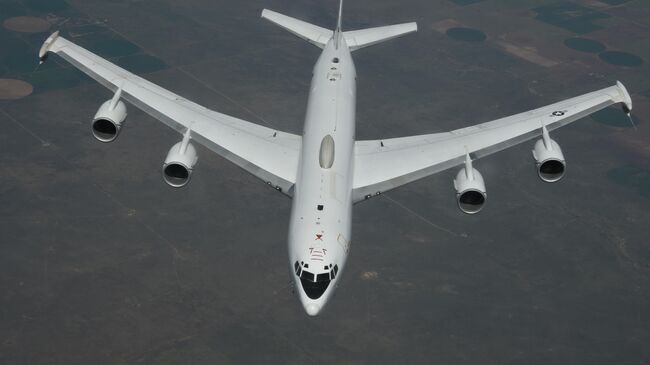 Самоелт Boeing E-6B
