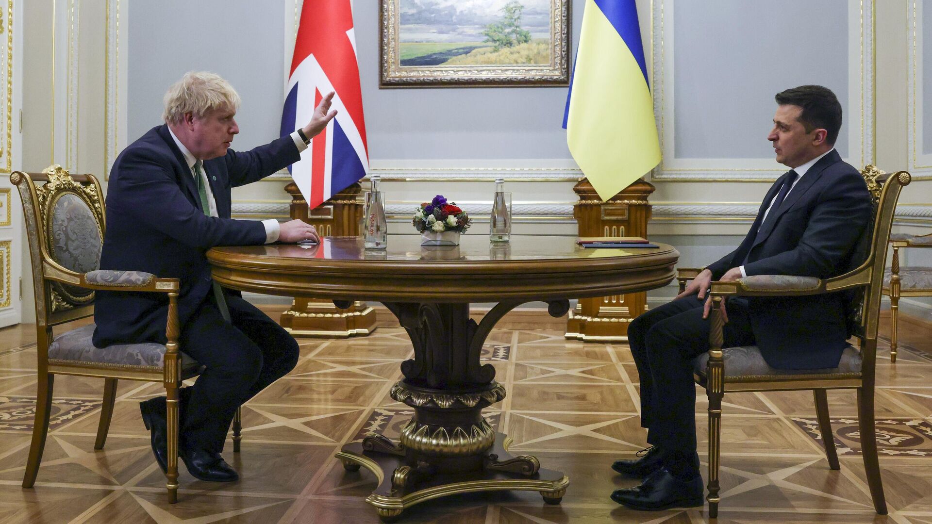 Премьер-министр Великобритании Борис Джонсон и президент Украины Владимир Зеленский во время встречи в Киеве - РИА Новости, 1920, 09.04.2022