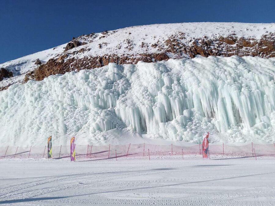 Искусственная ледяная гора для ледолазания в Паландокене