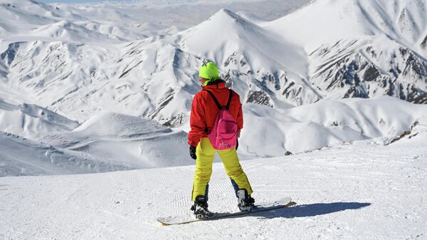 Сноубордист на горнолыжном курорте Паландокен