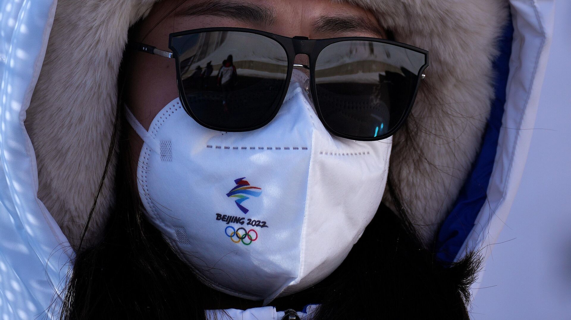 Девушка в маске на Олимпийских играх в Пекине - РИА Новости, 1920, 03.02.2022
