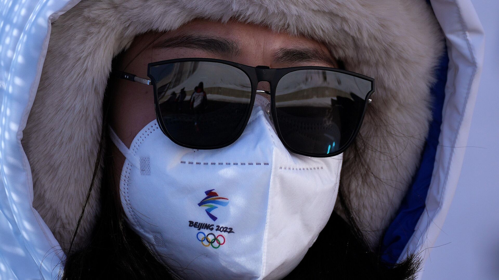 Девушка в маске на Олимпийских играх в Пекине - РИА Новости, 1920, 03.02.2022