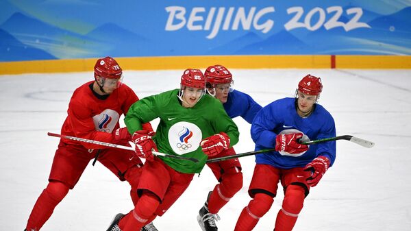 Хоккеисты сборной России на тренировке на Олимпиаде в Пекине