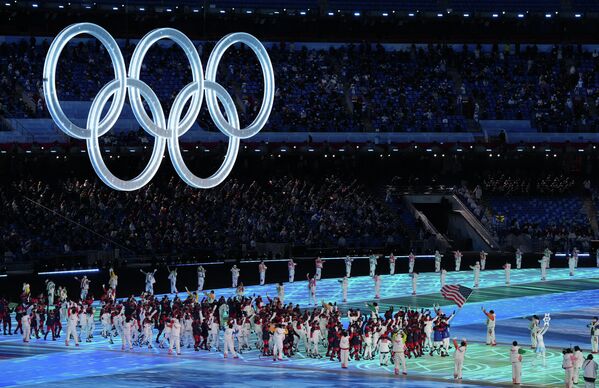 Спортсмены сборной США во время парада атлетов на церемонии открытия XXIV зимних Олимпийских игр