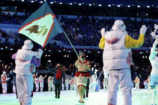 Выход спортсмена из Американского Самоа на церемонии открытия зимних Олимпийских игр в Пекине