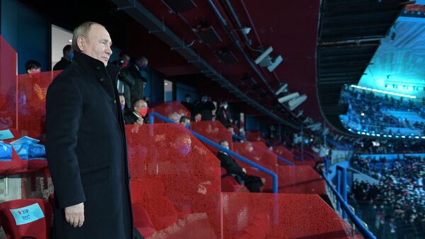 Президент РФ Владимир Путин во время посещения церемонии открытия XXIV зимних Олимпийских игр на олимпийском стадионе Птичье гнездо в Пекине