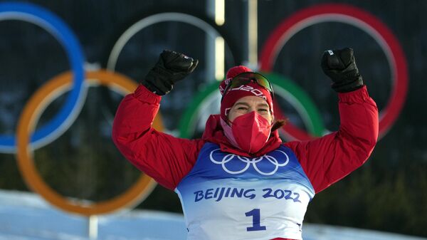 Наталья Непряева, завоевавшая серебряную медаль в забеге на дистанцию 2x7,5 км скиатлона на  Олимпийских играх 2022 в Пекине