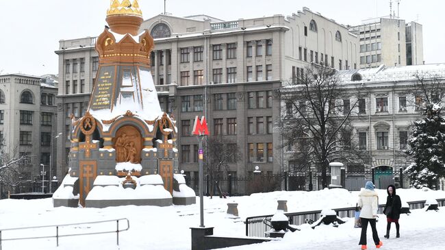 Памятник героям Плевны на площади Ильинские Ворота в Москве