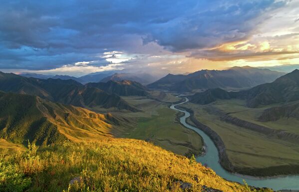 Республика Алтай, среднее течение реки Катунь