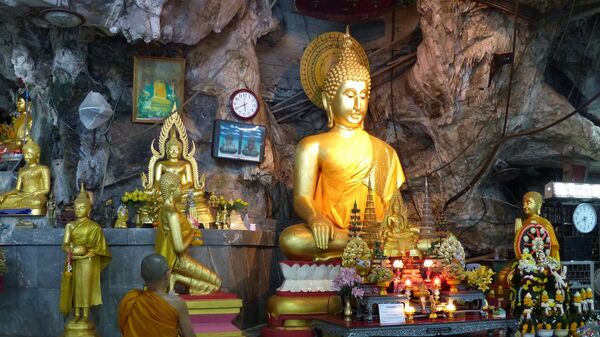 В храме Пещера тигра в провинции Краби в Таиланде