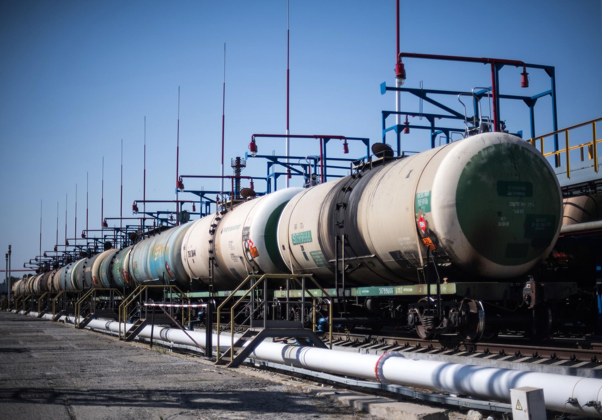 Нефть на максимуме: вырастет ли следом и рубль