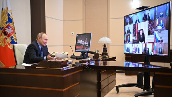 Президент России Владимир Путин принял участие в совещании судей судов общей юрисдикции и арбитражных судов